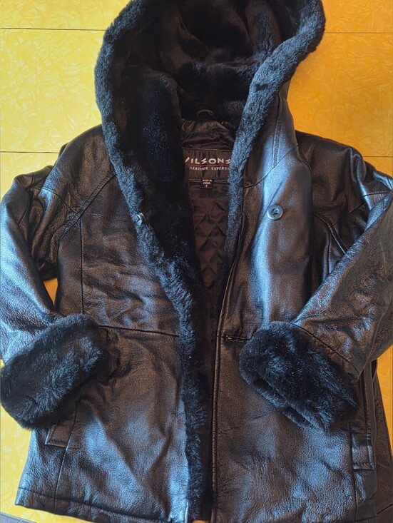 Wilsons Leather Jackets & Blazers - Vintage Wilsons Black Faux Shearling-Trim Hooded Leather Jacket - Women's